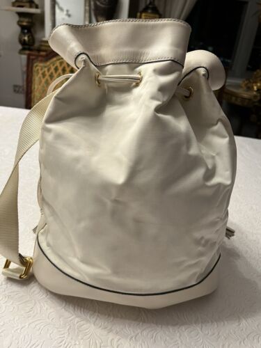 Moschino Borsa a secchio grande con cordino rosso beige nylon e pelle vintage - Foto 5 di 12