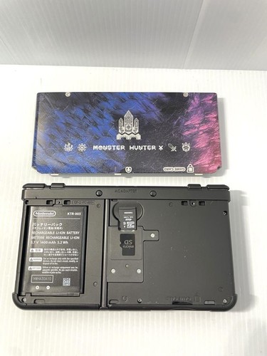 New Nintendo 3DS Monster Hunter Cross - Picture 8 of 8