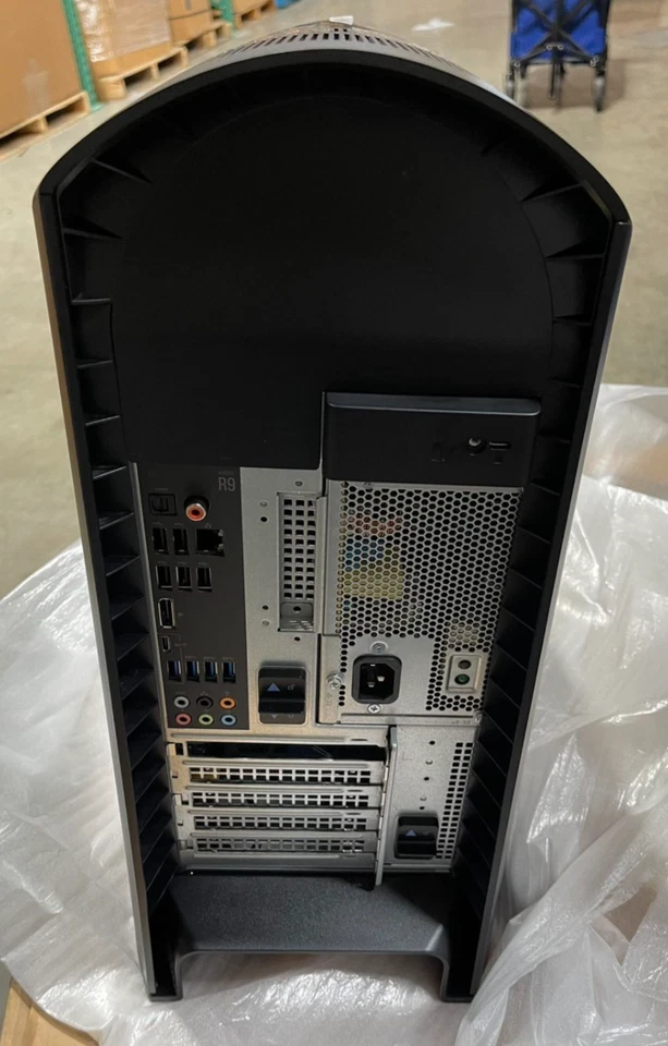 NEW Dell Alienware Aurora R9 Intel PC Barebone Chassis w/ motherboard 460W PSU - Image 3 of 4