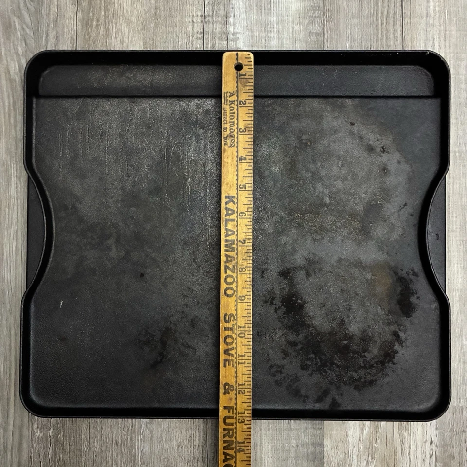 Двусторонняя чугунная сковорода для кемпинга Camp Chef 13 x 15 дюймов - Изображение 4 из 4