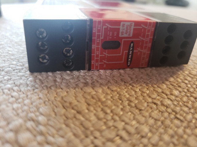 Banner Engineering Es Us 5a Safety Relay For Sale Online Ebay