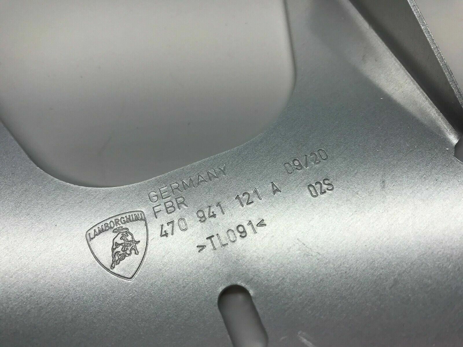 LAMBORGHINI AVENTADOR LEFT DRIVER SIDE HEADLIGHT SUPPORT BRACKET OEM 470941121A 