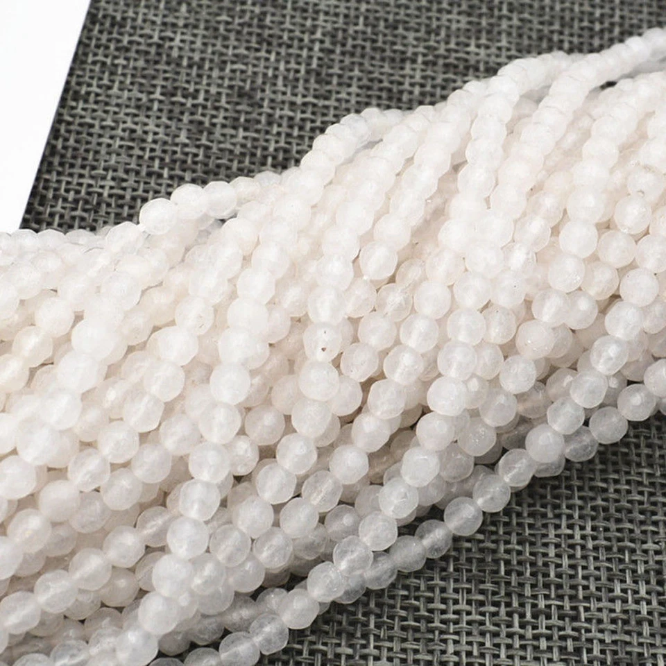 Pequeñas cuentas sueltas redondas de piedras preciosas de jade blanco natural facetado de 4 mm hilo de 15"" Foto 4 de 4