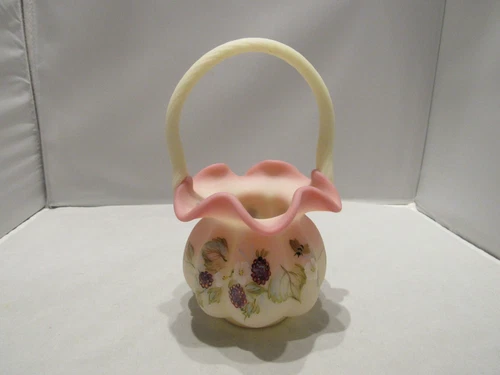 FENTON ART GLASS 1998 BURMESE BLACKBERRY BOUQUET LMT ED BASKET #1020/2250