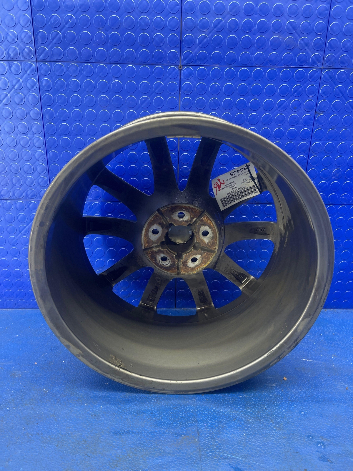 2017-2022 MASERATI LEVANTE OEM 19/8.5 5 V SPOKE WHEEL RIM SILVER *CURBED*