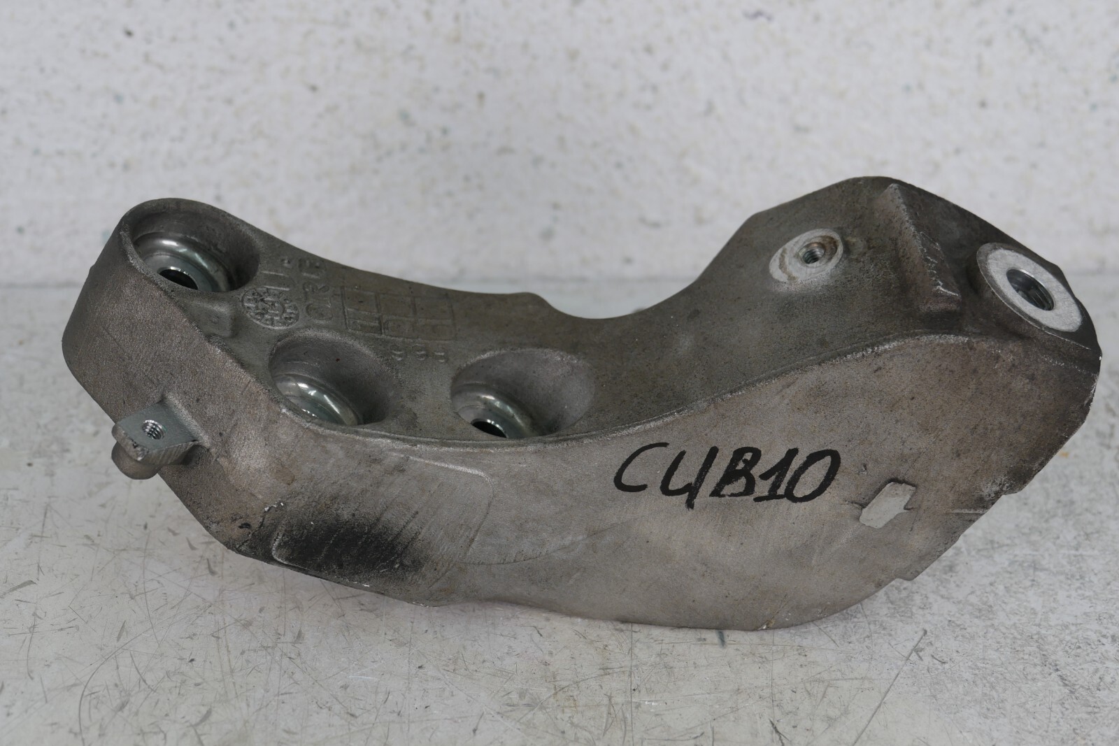 2014-2017 MASERATI GHIBLI DRIVER LEFT MOTOR ENGINE SUPPORT MOUNT BRACKET OEM