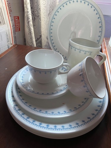 Corelle Blue Snowflake 13 piece Lot - Picture 4 of 10