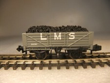 N gauge Farish 377-064 - 5 Plank Wagon with Load LMS Grey 24361 - BNIB