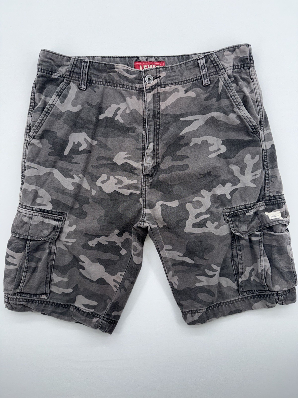Levi's Camo Cargo Shorts Men 38 Cotton Utility Pockets Classic Military Y2K