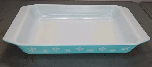 Vintage PYREX Turquoise Snowflake Casserole 548-B 1 1/4 Qt  No Lid