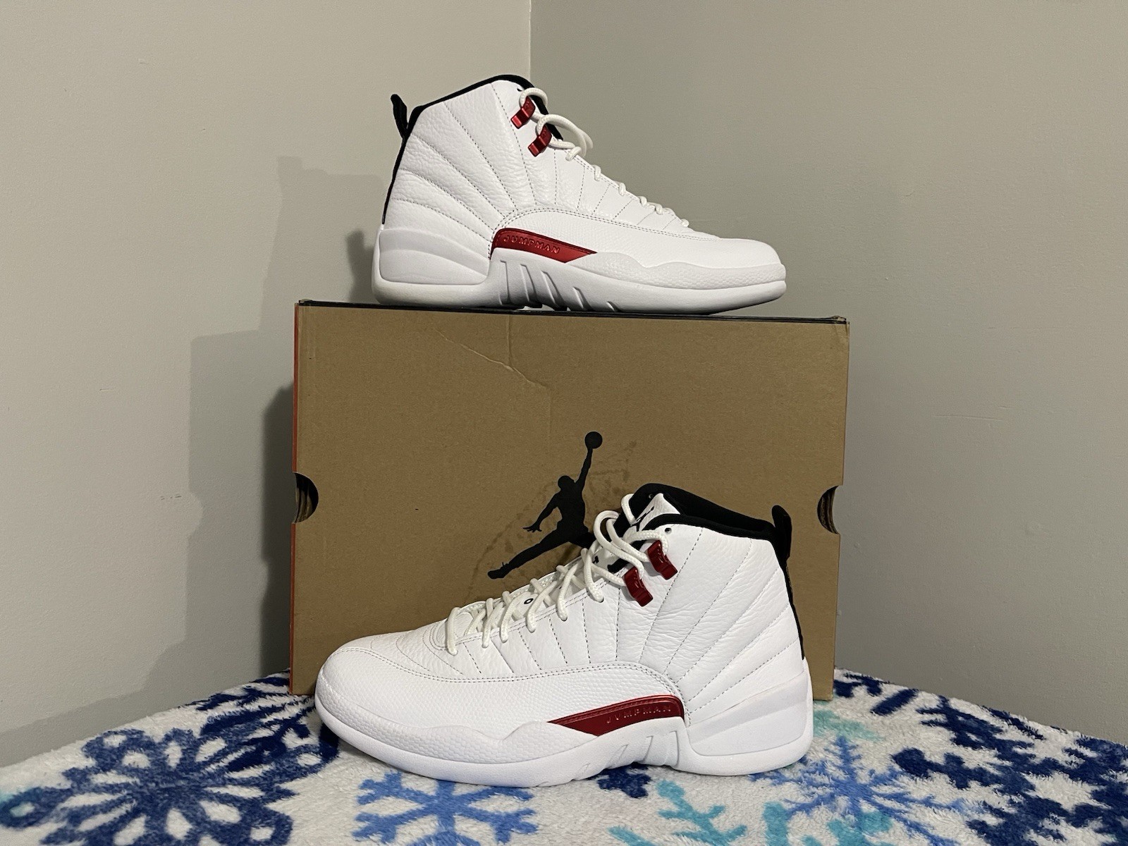 AIR JORDAN 12 RETRO WHITE/BLACK-UNIVERSITY RED SIZE 9 CT8013 106