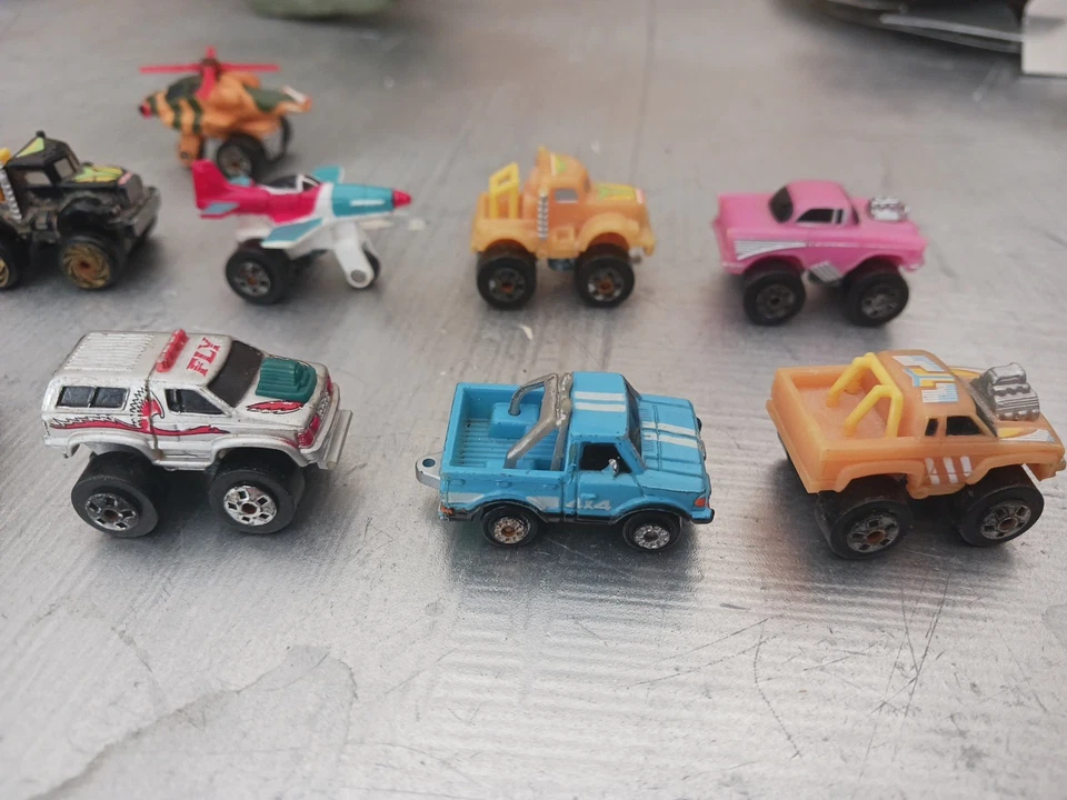 Lot Of 19 Roadmaster Micro Machine Jet Planes, Helicopters & Cars. READ!!!! - Image 2 of 4