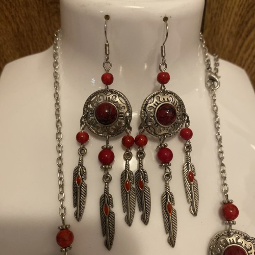 20” Necklace and Dangle earring set silver toned metal with red beads Feathers - Picture 2 of 4