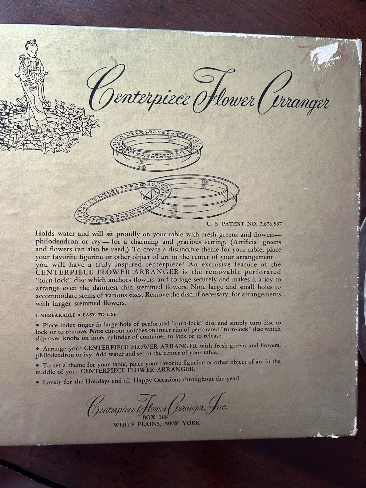 Vintage Plastic Centerpiece Flower Arranger Floral Frog In Original Box