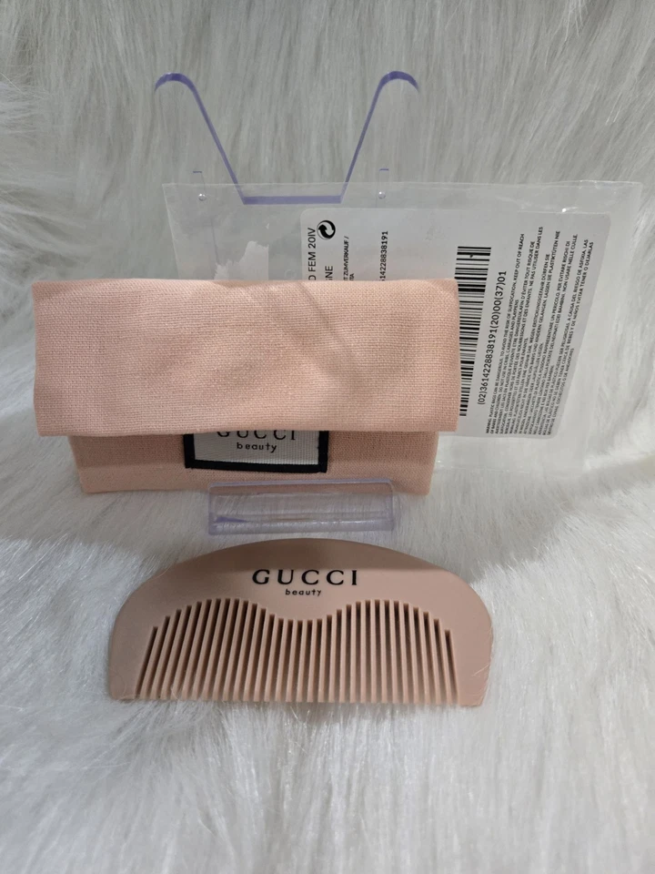 NUEVO Gucci Regalo de Belleza con Peine de Compra y Bolsa Rosa Forrada Floral Foto 2 de 2