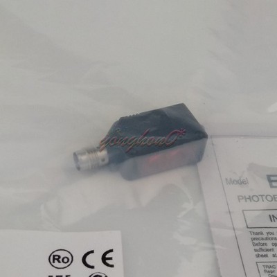 NEW 1PCS   PhotoElectric Switch E3Z-R86 12-24VDC *bn