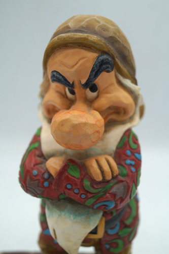 FIGURA GRUÑONA DE DISNEY TRADICIONES JIM SHORE IT'S ALL ABOUT THE ACTITUDE #4005216 - Imagen 2 de 7