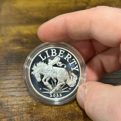 2022 1 oz .999 Fine Silver Liberty Medal No Box/COA ***RARE ORIGINAL COIN***