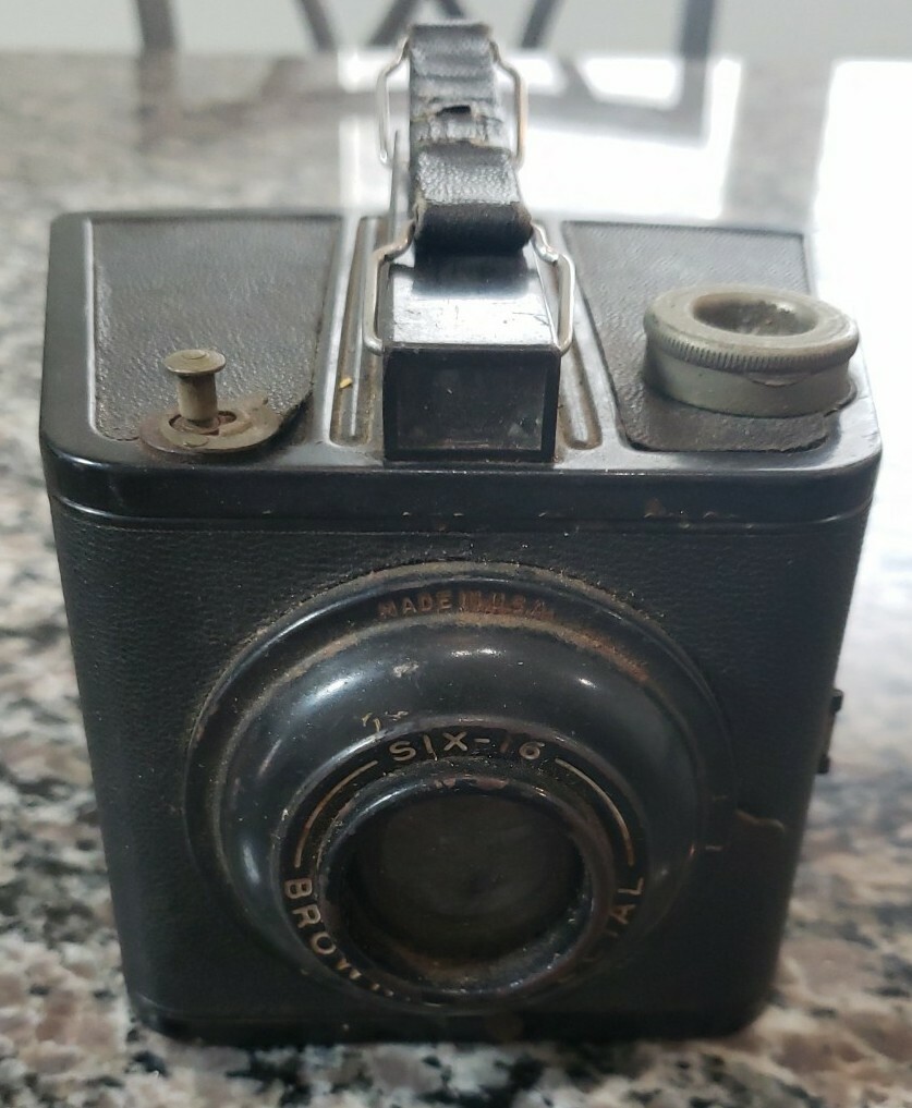 Vintage Kodak Six-16 Brownie Special Box Camera Black 1938