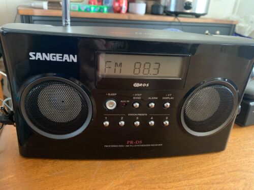 Sangean PR-D5 black FM stereo RDS portable receiver w/AM band and a power supply