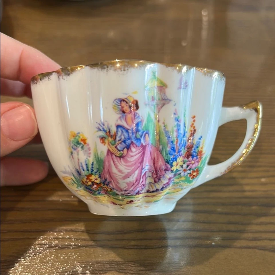 Taza de té y platillo vintage floral oro 24k Foto 3 de 4