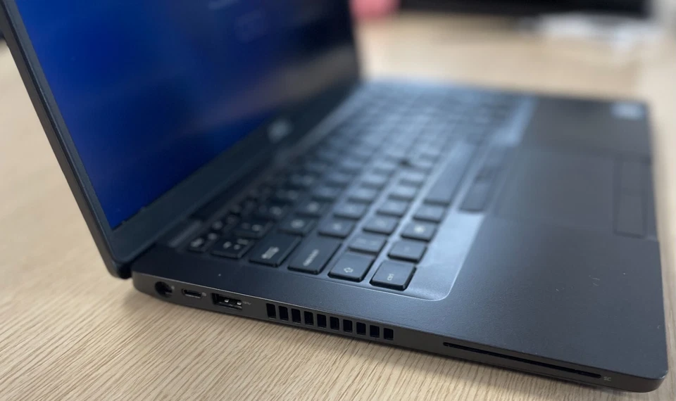 Dell Latitude 5400 · i7-8665U · 16GB · 256GB, photo 3 of 5