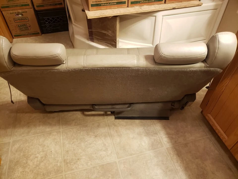 Chevy Suburban 2000 cuero tostado esquisto asiento trasero con cinturones tercera fila Foto 2 de 4