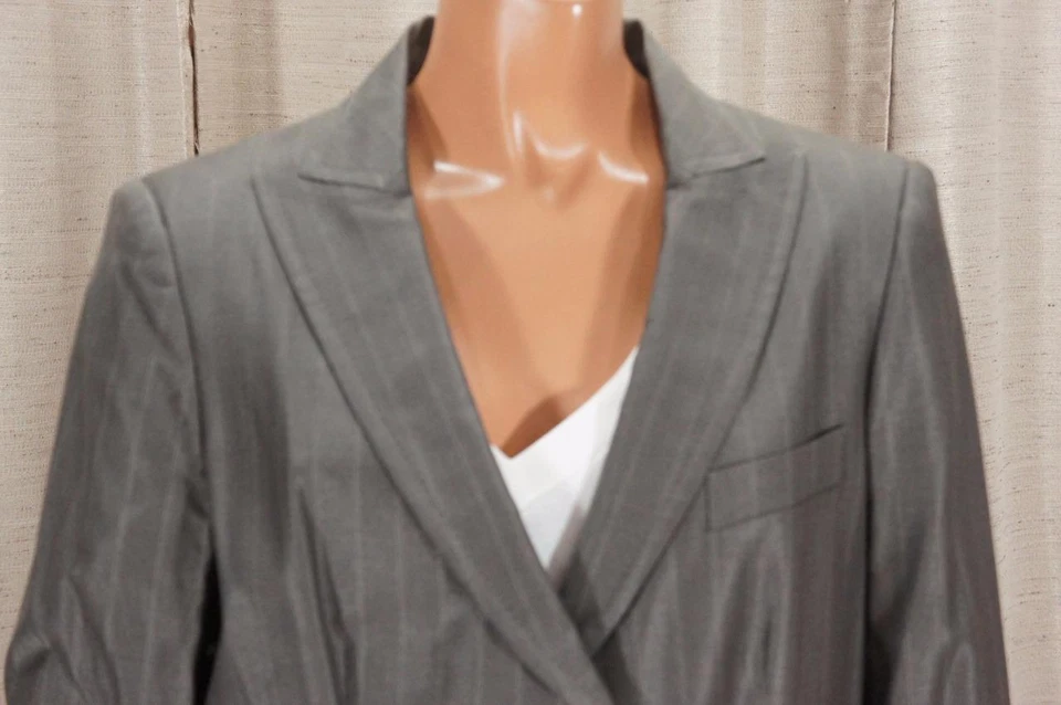 CHAQUETA BLAZER TRAJE A RAYAS GRIS ARMANI COLLEZIONI 10 $1365 Foto 2 de 4