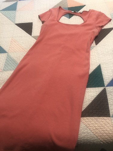Vestido midi ceñido al cuerpo acanalado coral talla XL de Nine West para mujer con recorte en la espalda - Imagen 2 de 5