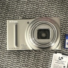 Nikon COOLPIX 9050Compact Digital Camera Silver 15.5x Optical Zoom Full HD