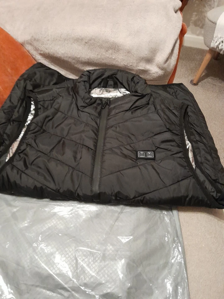 Thermal Vest Heated Lightweight Electric Warming Vest for Men Or Women USB Heat - Image 3 of 3