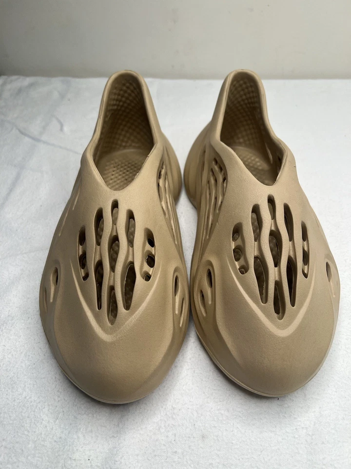 Mens Size US 8 (W 9) Adidas Yeezy Foam RNNR Runner Sulfur Slip On Sandals GV6775 - image 2 of 4