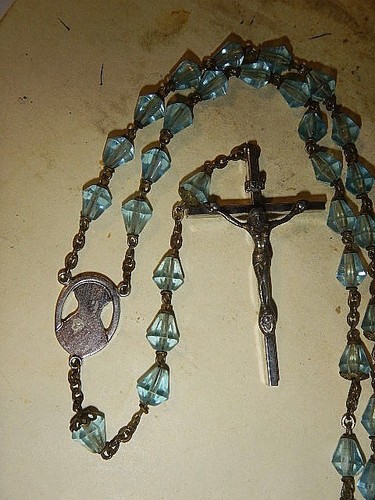 Vintage hellblau facettierte Glasperlen katholischer Rosenkranz ITALIEN - Bild 2 von 2