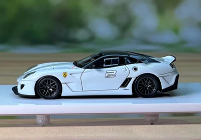 Ferrari 599XX ミニカー 1/18 スポーツカー　激レア　希少 Ferrari 599XX ミニカー 1/18 スポーツカー 激レア 希少 - メルカリ