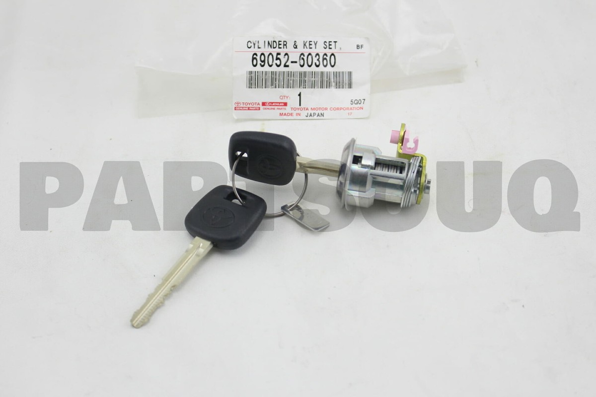 6905260360 Genuine Toyota CYLINDER & KEY SET, BACK DOOR LOCK 69052