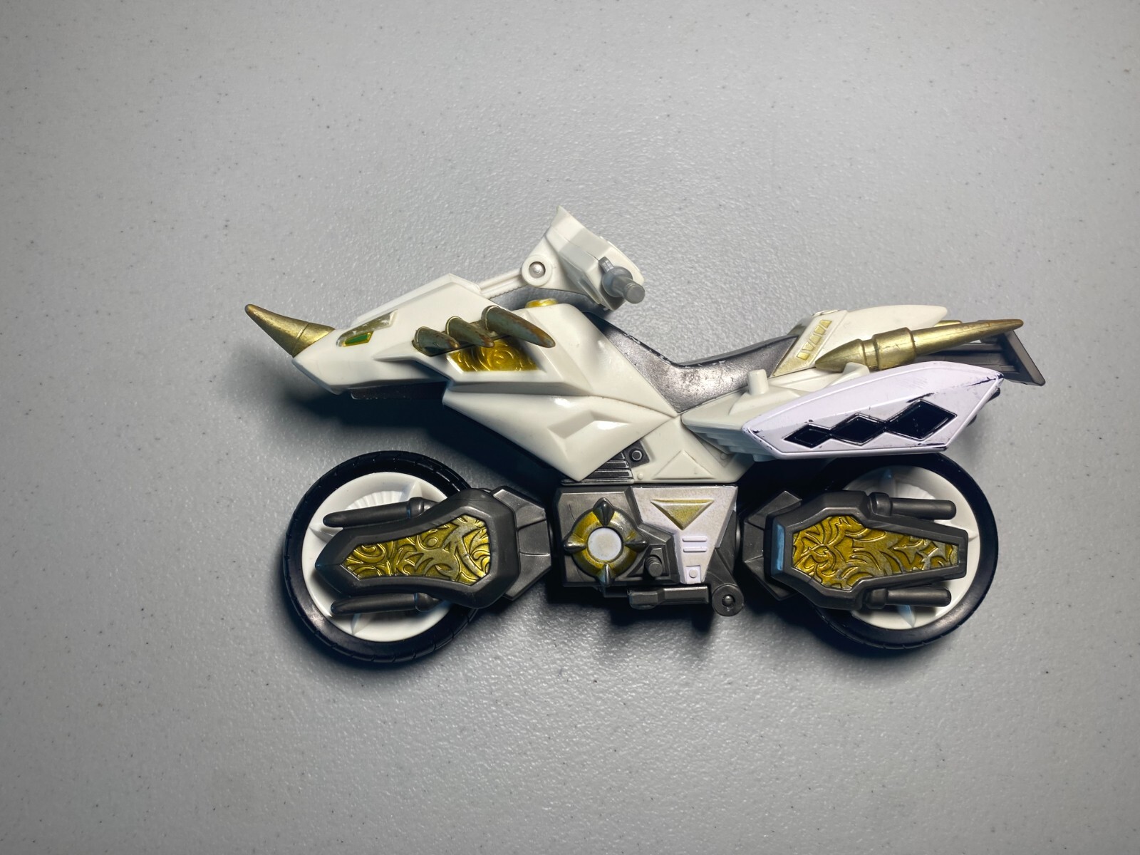 White Hovercraft Cycle Power Rangers Dino Thunder Vintage 2004 - Main Image