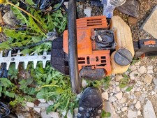 Stihl HS75 Double Sided Petrol Hedge Trimmer Cutter With Extended cutter.