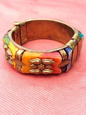 Bracelet Jonc Ethnique Vintage Laiton et Os Teinté Style Boho Tribal Indien - Photo 1/4