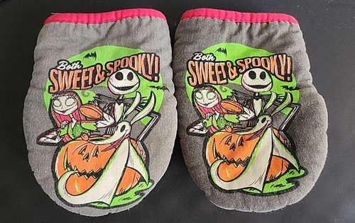 Disney Halloween Nightmare Before Christmas Jack Skellington  Oven Mitt Used