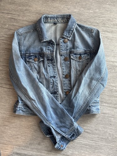 American Eagle Women’s Denim Trucker Jean Jacket Blue Distressed Size Small P - 第 7/7 張圖片