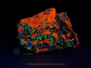 Hardystonite in calcite - Franklin, NJ