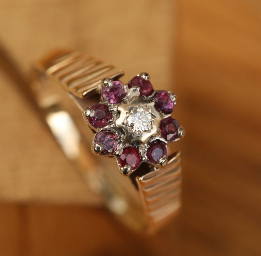Diamond & Rubies Flower Cluster Ring Wide Ribbed Band