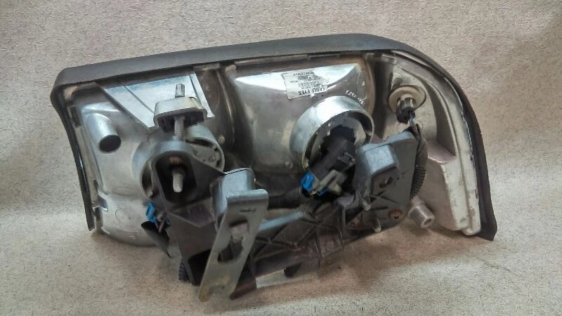 Passenger Right Headlight Aftermarket Fits 98-05 GMC JIMMY S15 F125-172910 - Изображение 4 из 4