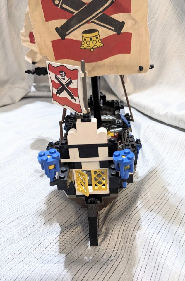 Lego 6271 Pirates Imperial Flagship - w/ Minifigs & Instructions - Rare - Image 4 of 4