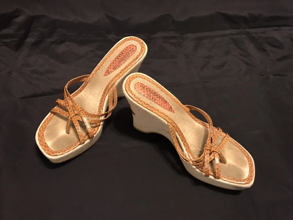 Liz Claiborne Flex Floral Embroidered Heel Beige Wedge Shoes Size 10.5/EUR 41 - Image 3 of 4