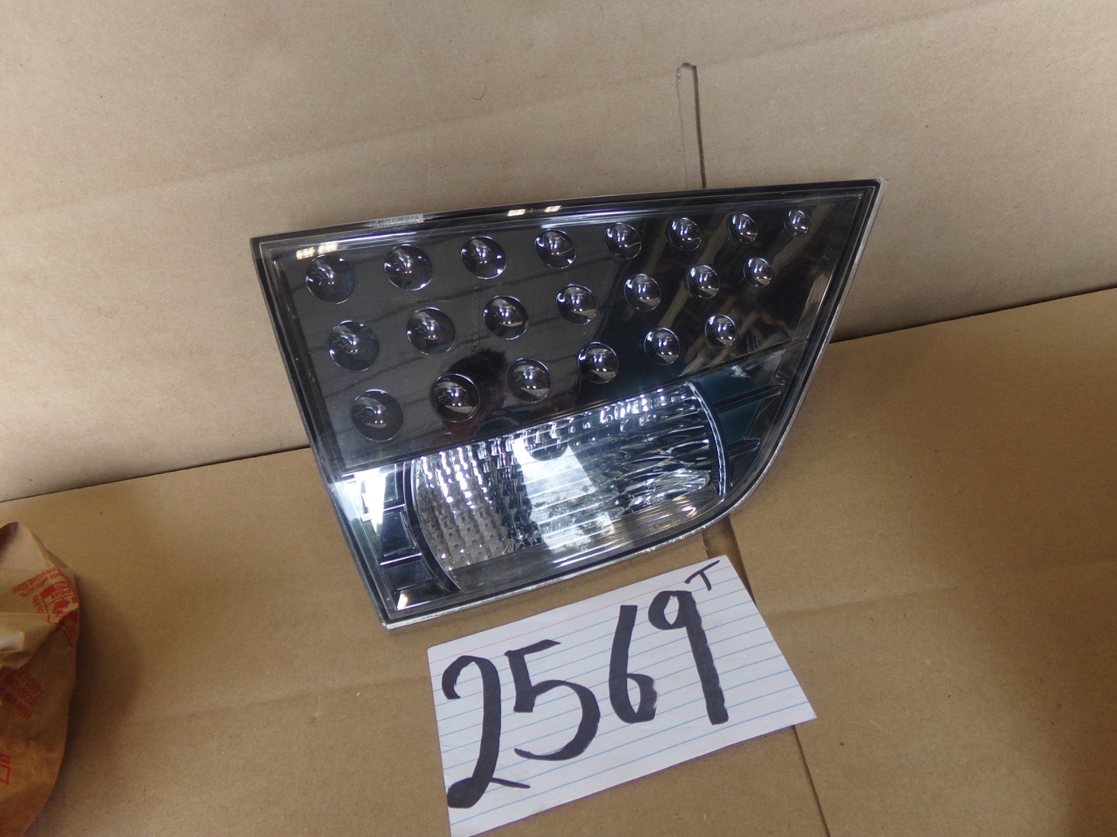 07 08 09 10 11 12 13 Mitsubishi Outlander DRIVER Side Used Tail Light #2569-T