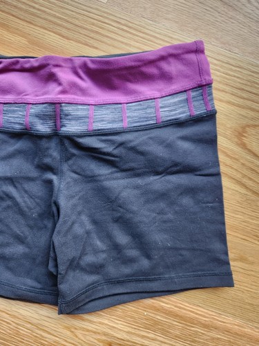 Pantalones Cortos Lululemon CA Talla 6 AU Talla 10 Yoga Pilates Caminar Gimnasio Negro Púrpura - Imagen 5 de 10