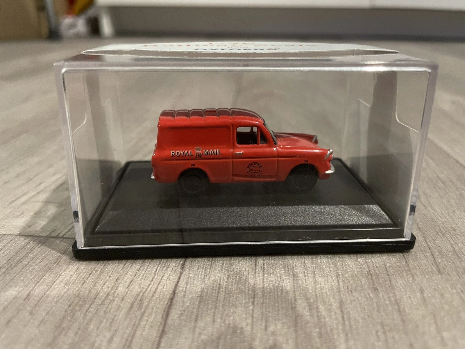 VANS BILANCIA FERROVIARIA OXFORD NUOVA CON SCATOLA 76ANG004. FORD ANGLIA ROYAL MAIL VAN SCALA 1:76.