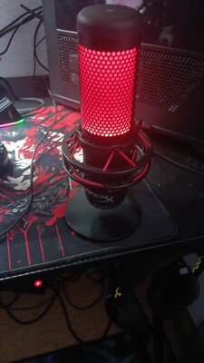 hyperx quadcast Black red