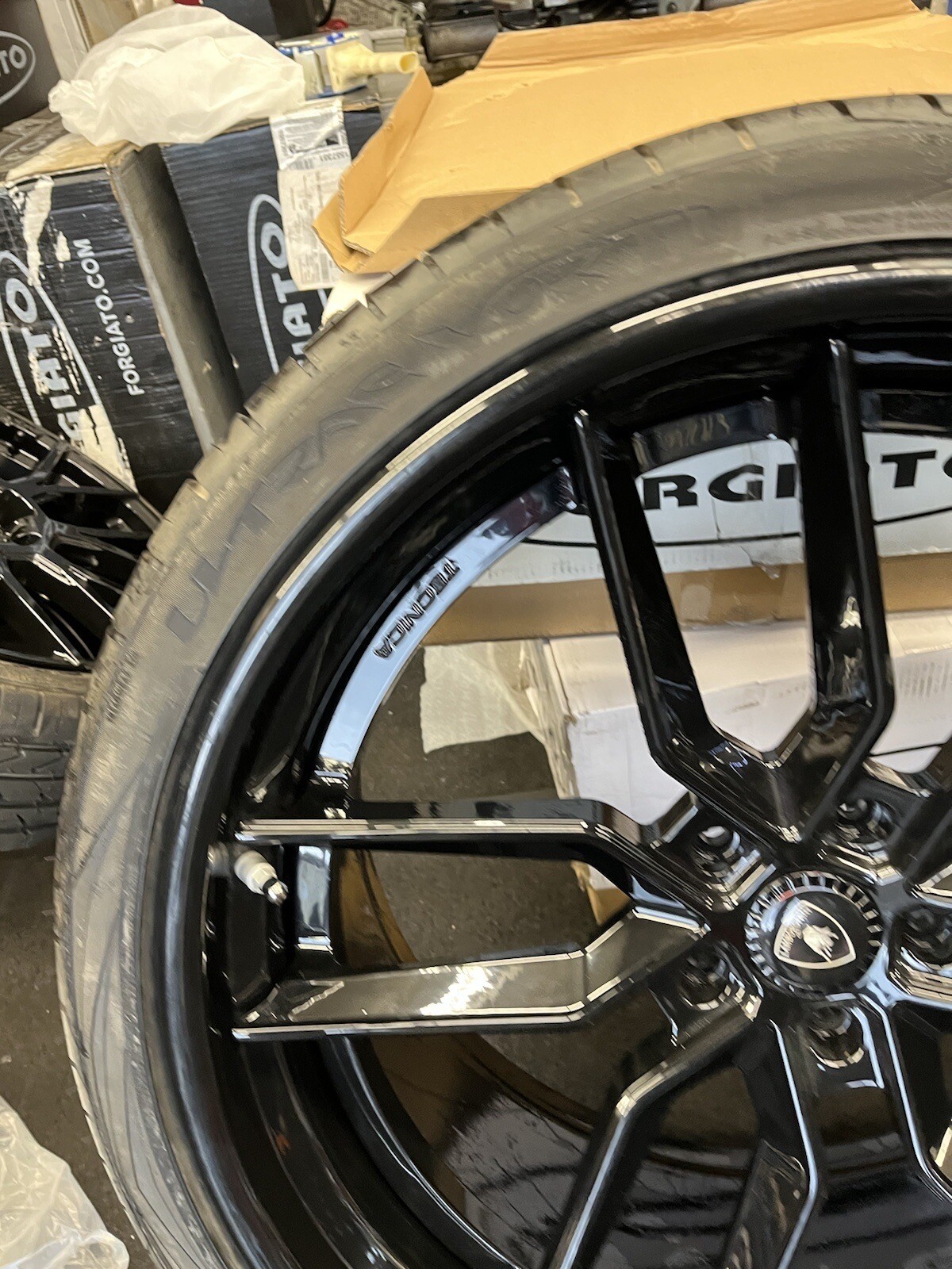 24” FORGIATO TECNICA Bolt Pattern (PCD) 5x130 BORE: 71.5 LAMBORGHINI URUS FORGIS